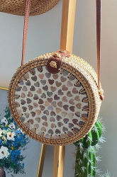 Round Straw Bag with Heart Mosaic – Boho Crossbody for Summer