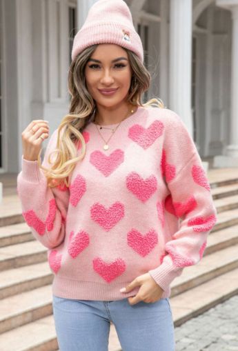 Дамски пуловер в розово с принт на сърца
