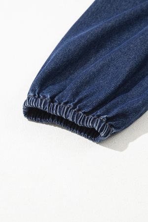 Дамска тъмносиня дънкова рокля с джоб, яка и V-образно деколте