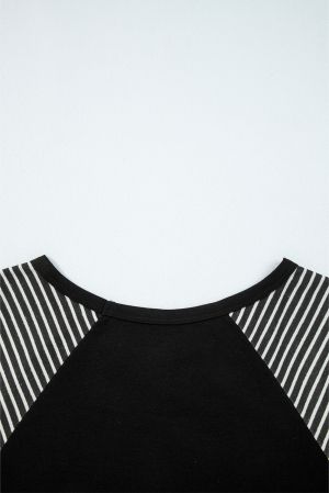 Дамска черна блуза с райета и дантелен акцент по ръкавите