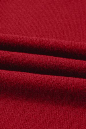 Дамска червена рокля тип пуловер с висока яка и джобове