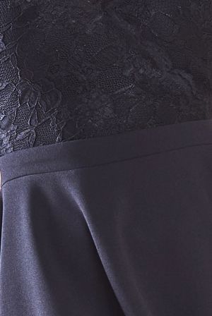 Дамска къса черна дантелена рокля GODDIVA с дълъг ръкав