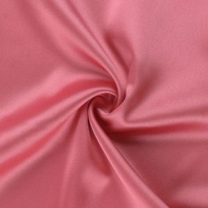 Дамска розова сатенена дълга рокля без презрамки