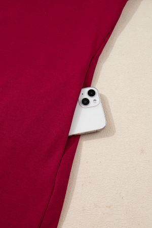 Дамска рокля в цвят бордо с джобове и ефектни панделки по ръкавите