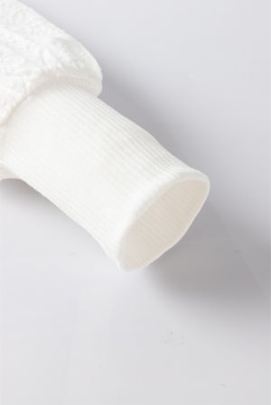 Дамска блуза в бяло с ефектни бухнали ръкави на цветя