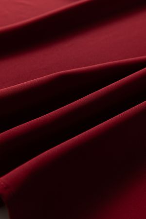 Дамска къса рокля в цвят бордо с дълъг ръкав