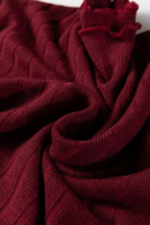 Дамска къса рокля в цвят бордо с дълъг ръкав