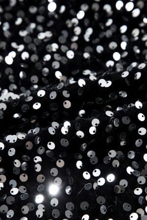 Дамска елегантна черна блуза с пайети и къса дължина