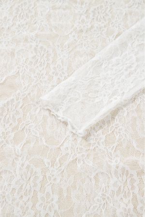 Дамска бяла дантелена блуза с ефектна яка и дълъг ръкав