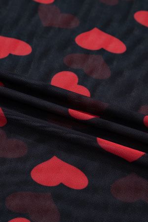 Дамска черна мрежеста блуза с дълъг ръкав и принт на червени сърца