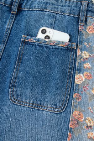 Дамски дънков гащеризон с широк крачол и флорален принт