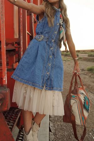 Дамска дънкова рокля без ръкави, с копчета и Western акценти